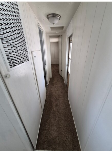 Building Photo - 3601 E Wyoming Ave