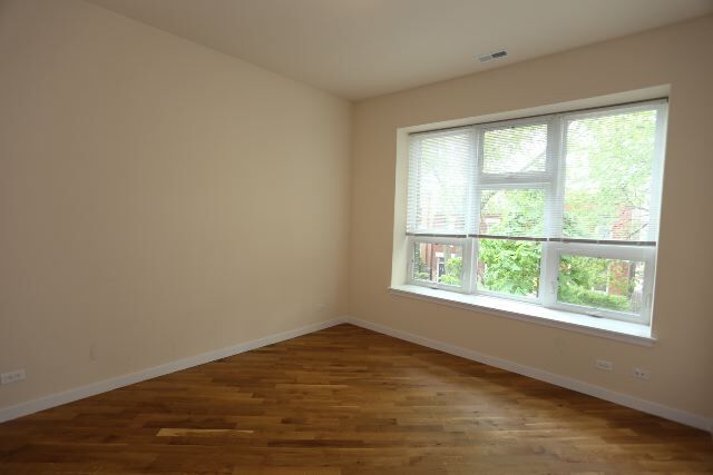 Building Photo - 900 N Fairfield Ave