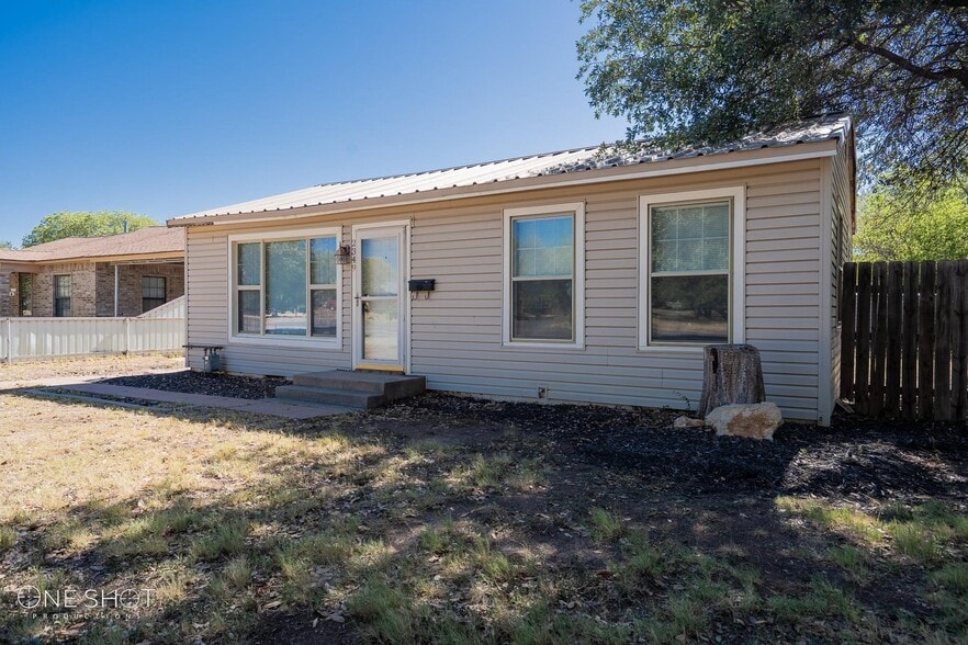 Building Photo - 2349 Highland Ave