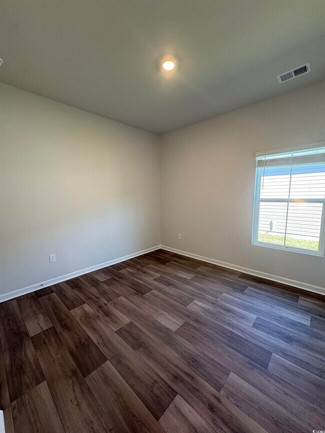 Building Photo - 820 Wapama St