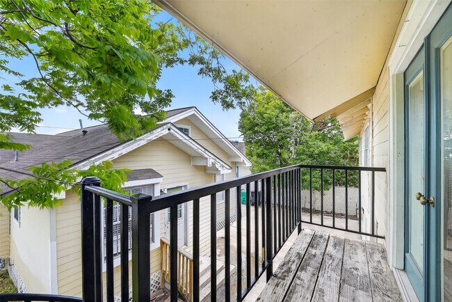 Building Photo - 6832 Avenue I