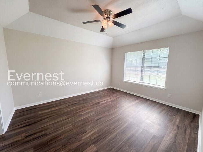 Building Photo - 2014 Cedarview Dr