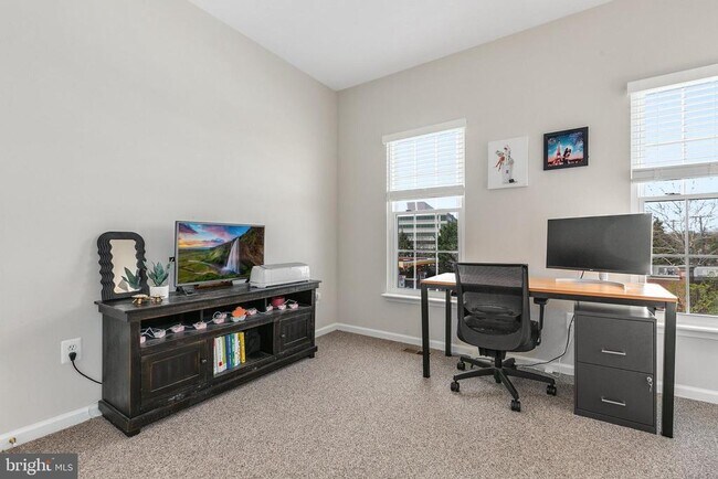 Building Photo - 709 Gaither Rd