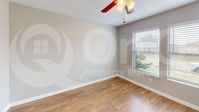 Building Photo - 1505 Stewart Dr