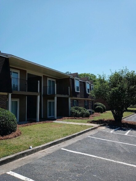 Primary Photo - River Park Apartments | Apartments Located...