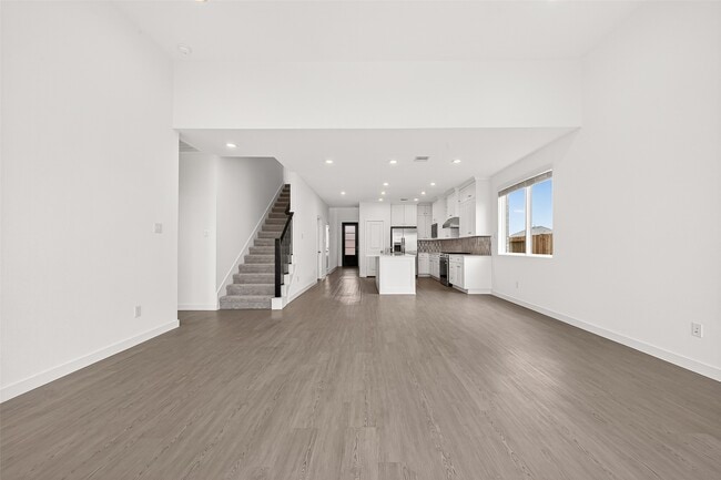 Building Photo - 31838 Blossom Ln