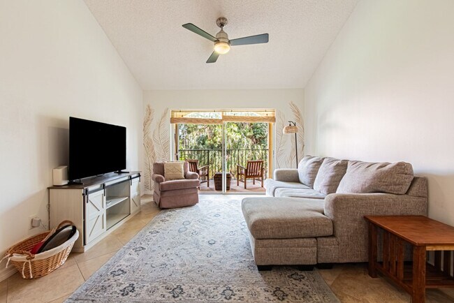 Building Photo - End-Unit 3-Bed Condo Near Downtown Naples & Beaches | Gated Resort-Style Community