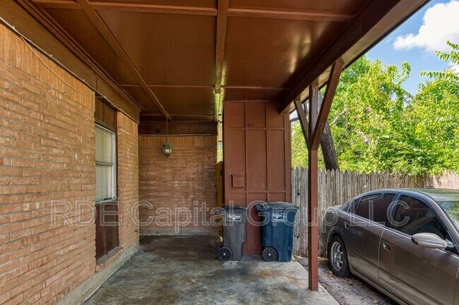 Building Photo - 5300 Wonder Dr