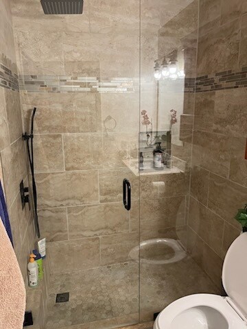 Guest Bath - 12161 Nugent Dr