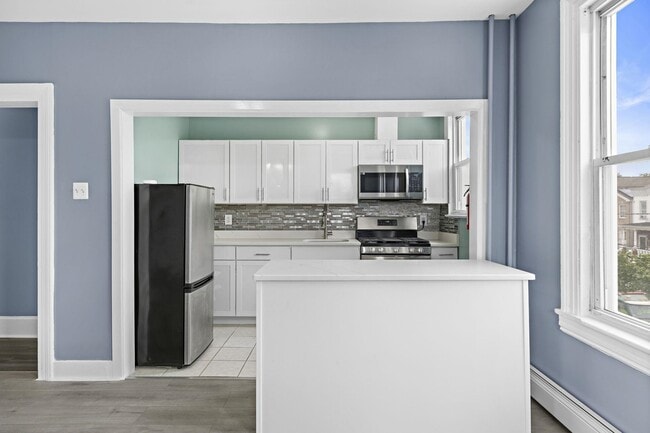 Building Photo - 209 Danforth Ave