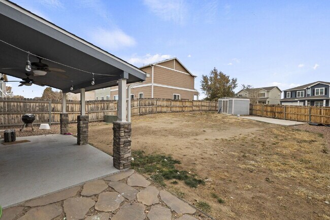 Building Photo - Spacious 4-Bedroom Home with Loft, Solar & Fenced Backyard
