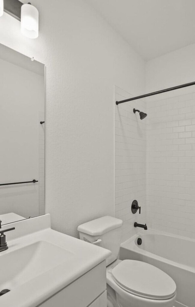 Building Photo - Newly constructed 3BR House beside Angel L...