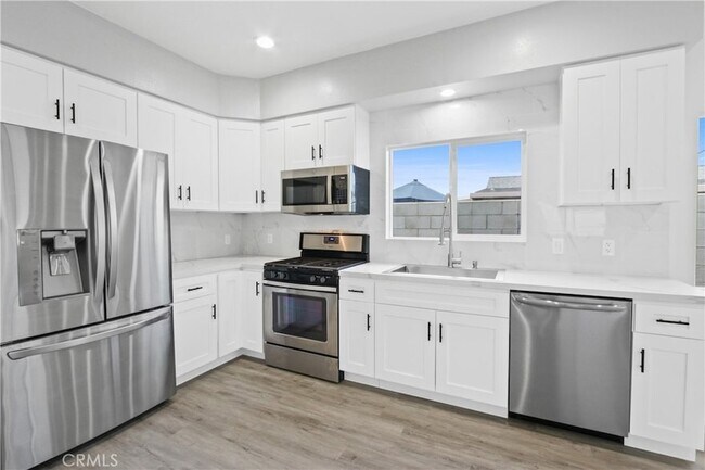 Building Photo - 14471 Newland St