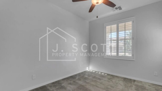 Building Photo - Modern 4-Bedroom Home with Upgraded Kitche...