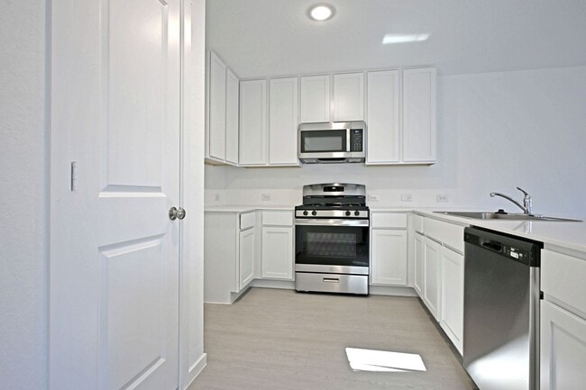 Building Photo - 6718 Marble Rdg