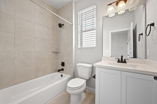 Building Photo - 8003 Orizzonte St