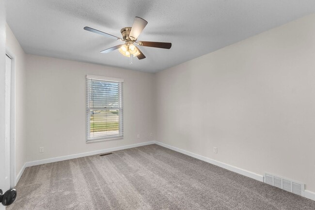 Building Photo - Spacious House in Cape Girardeau, Alma Schrader School District