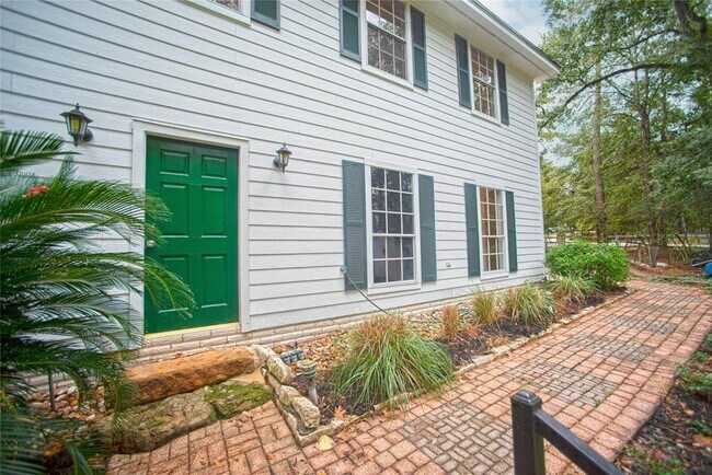 Building Photo - 1 Lake Forest Ct