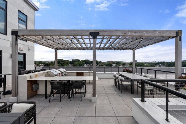 Building Photo - 191 Washington St