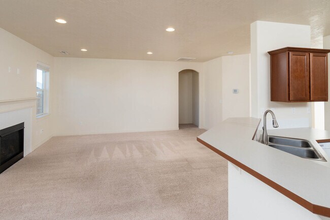 Building Photo - 3667 SW Pumice Stone Ave