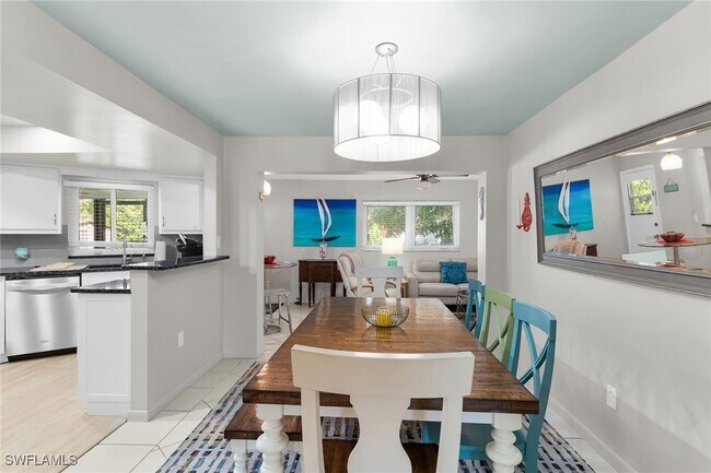 Building Photo - 1337 Wisconsin Dr