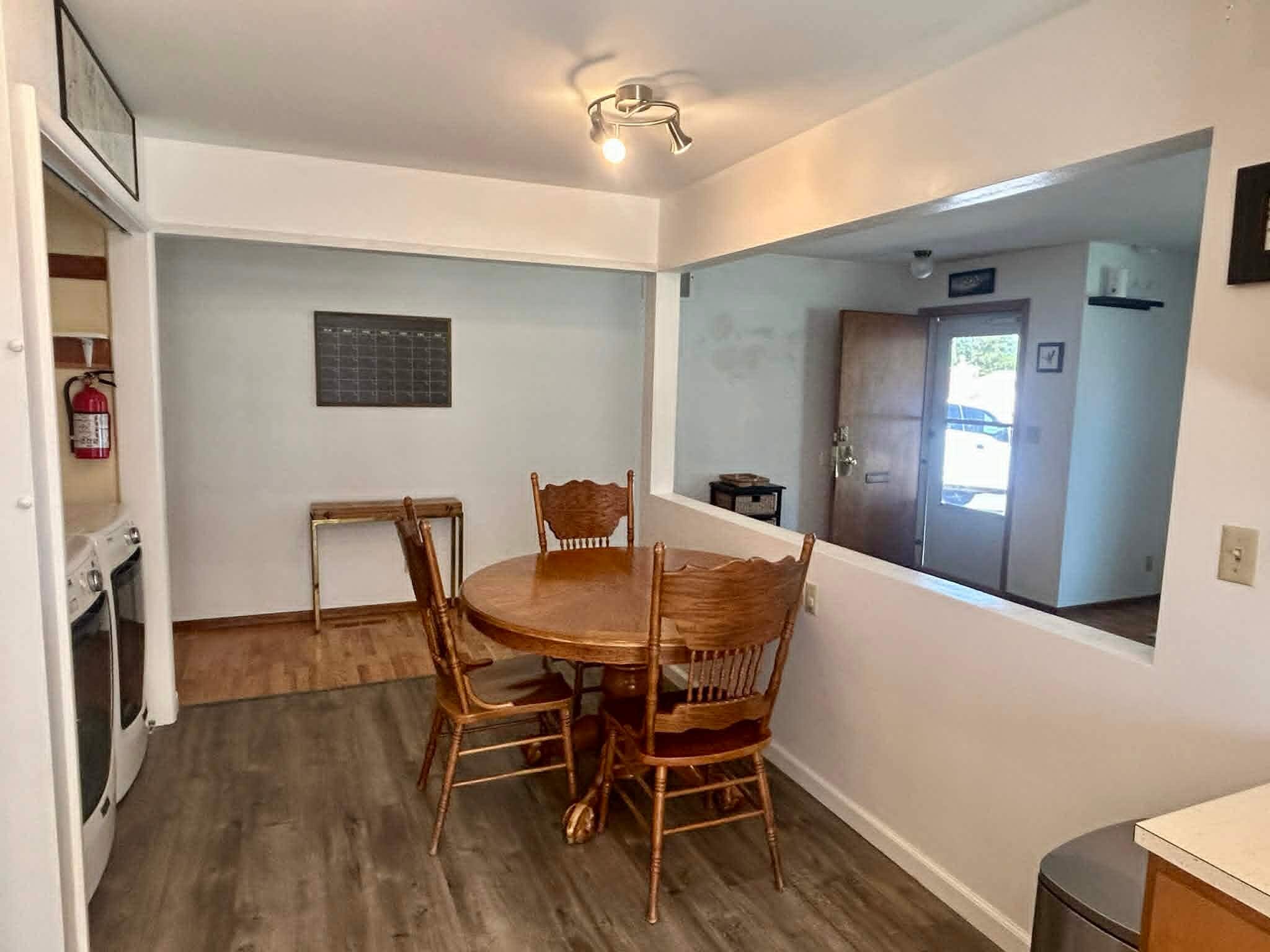 Building Photo - 302 N 37th Ave