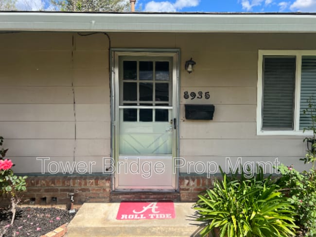 Building Photo - 8935 Leedy Ln