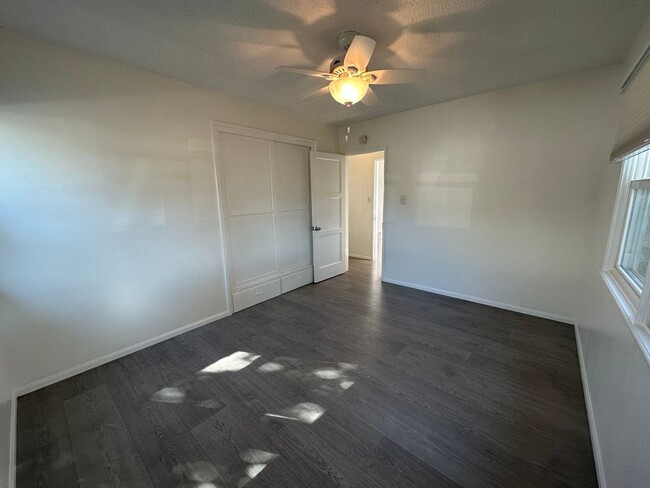 Building Photo - Beautifully remodeled 2-bedroom, 1-bathroo...