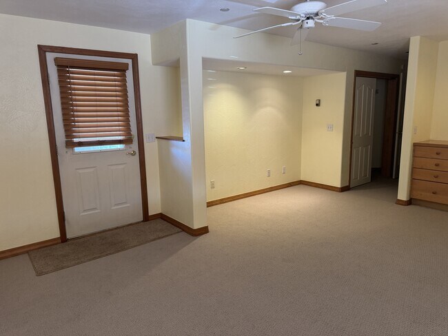 Building Photo - 750 Singletree Rd