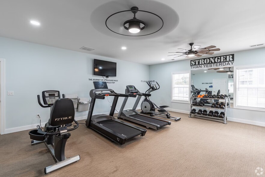 Building Photo - 23033 Meadow Wood Ct