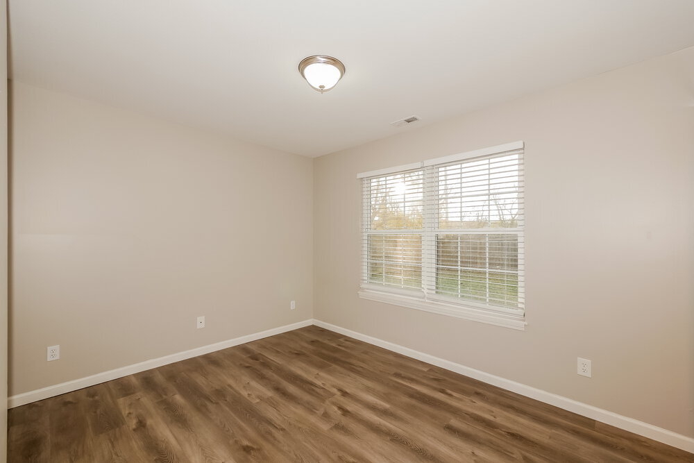 Building Photo - 450 Southgate Dr