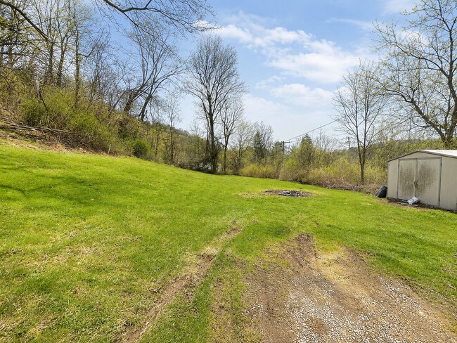 Building Photo - 1445 Hulton Rd