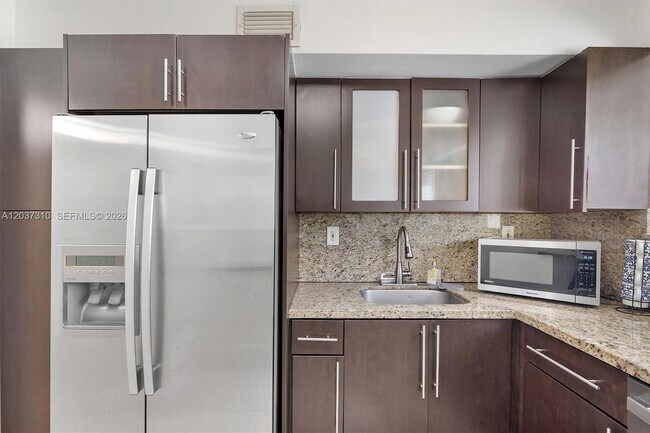 Building Photo - 250 180th Dr