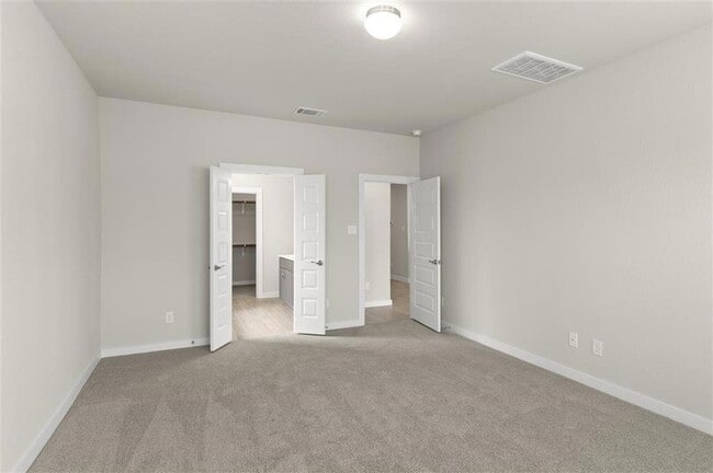 Building Photo - 195 Hortus Dr