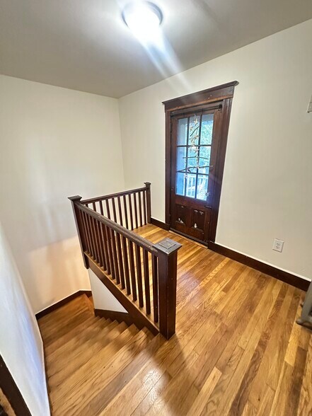 Building Photo - 48 Standish St