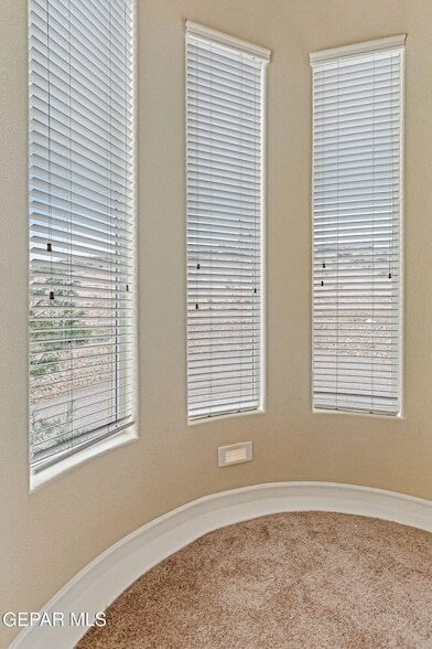 Building Photo - 6285 Wildwood Ct