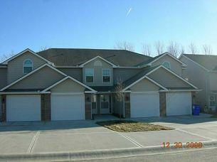 Building Photo - Two bedroom, Two and one-half bath townhou...