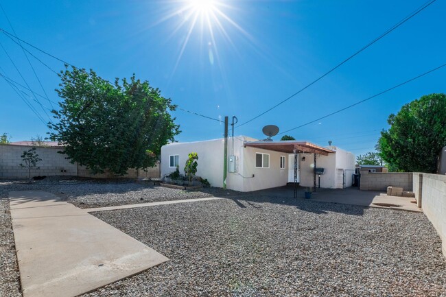 Building Photo - Cozy 3 Bedroom Home on Valerie Circle