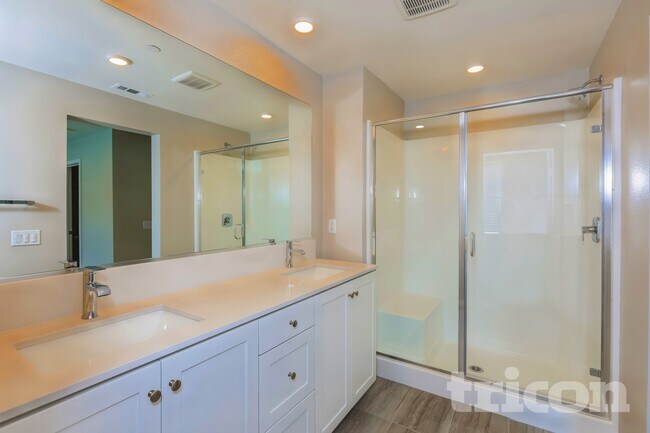 Building Photo - 31647 Hans Dr