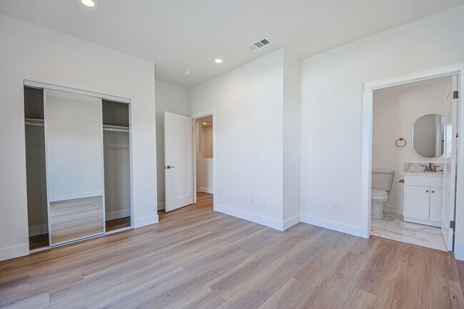 Building Photo - 2848 Virginia Rd