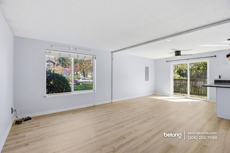 Building Photo - 9243 Palatine Ave N