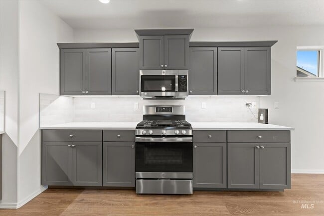 Building Photo - 513 Stanley Lake St