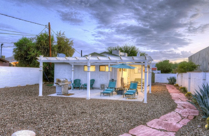 Building Photo - 2416 E Mabel St