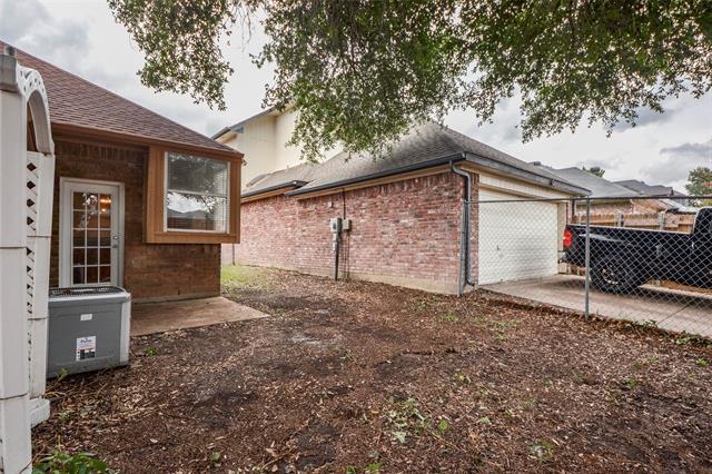 Building Photo - 2406 Weatherby Dr