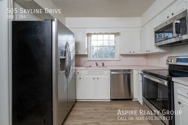 Building Photo - 505 Skyline Dr