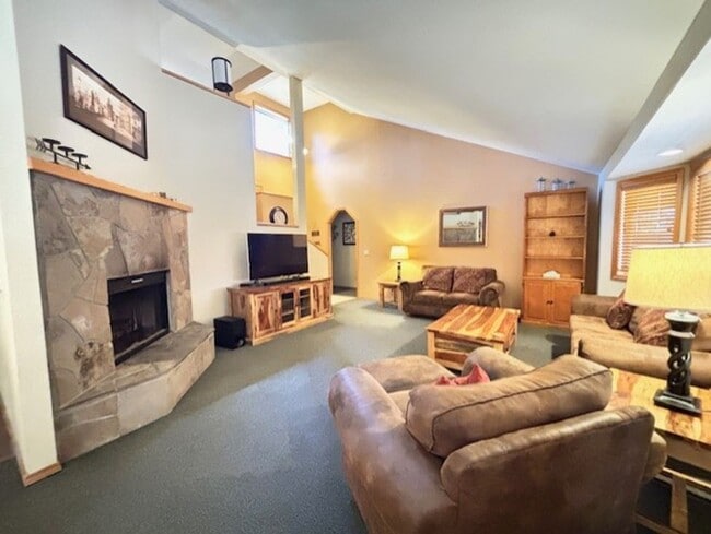 Building Photo - 58120 Gannet Lane, Fall Special $250.00 of...