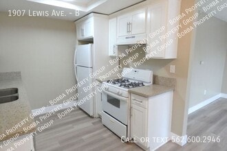 Building Photo - 1907 Lewis Ave