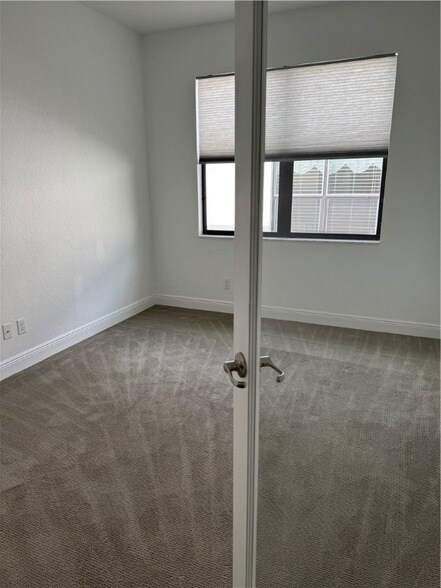 Building Photo - 1751 Willows Sq