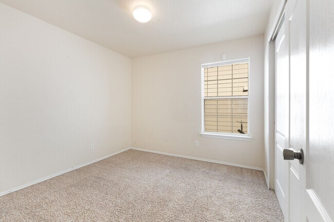 Building Photo - Highland Farms~Single Story 3 Bedroom with Study on Corner Lot