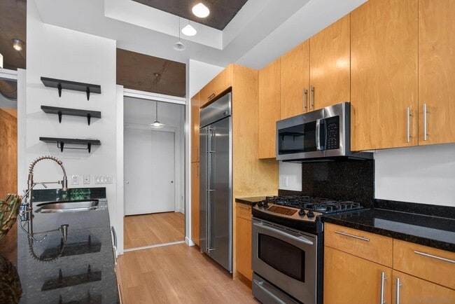 Building Photo - 1025 Island Ave